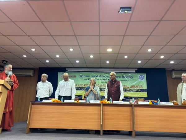 भारतीय विद्या भवन और रूस के ऋषि वशिष्ठ संस्थान के बीच सांस्कृतिक सहयाेग को लेकर समझौता