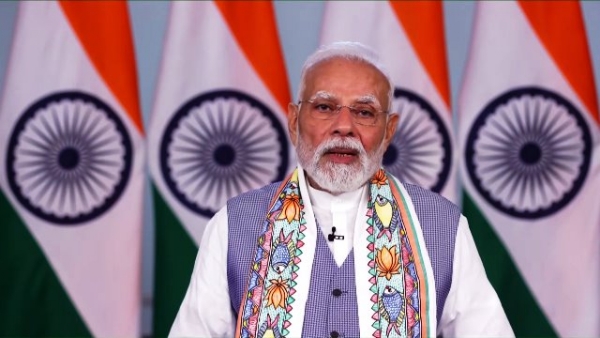 प्रधानमंत्री नरेन्द्र मोदी शुक्रवार को नई दिल्ली से बिहार के एक कार्यक्रम को संबोधित करते हुए
