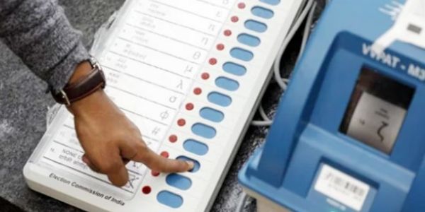 भोपालनगरे कमला नेहरू सान्दीपनि विद्यालये अद्य छात्रपरिषदः निर्वाचनं भवति