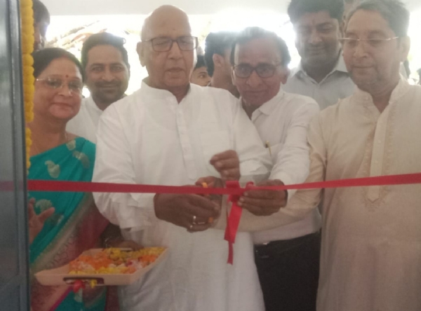 भवन का उद्घाटन करते विधायक सरयू राय