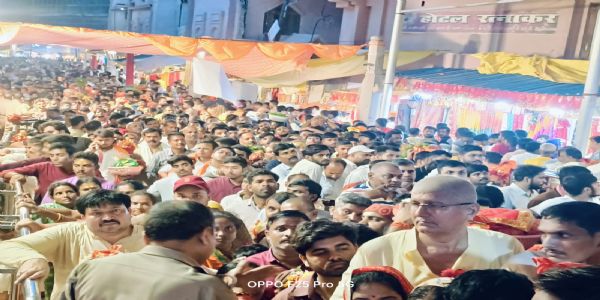 मां विंध्यवासिन्याः मंडपे भक्तिसुरक्षयोः अनुपमसंगमः