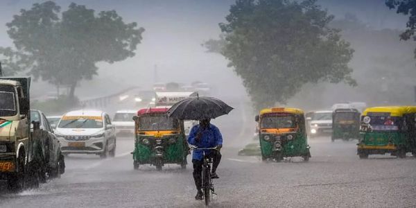 मध्‍य प्रदेशस्य इंदौर संभागस्य चतसृषु जिलासु अद्य महद्वृष्टेः संकेतः , भोपाल-जबलपुरे जलबिंदुपातः