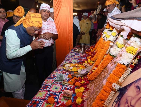 मुख्यमंत्री साय संत शिरोमणि बाबा हरदास राम साहिब जी की 34वीं बरसी महोत्सव में शामिल हुए