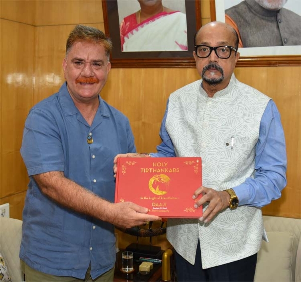 राज्यपाल रमेन डेका से हार्टफुलनेस संस्थान के डायरेक्टर त्रिलोचन चॉवला ने सौजन्य भेंट की