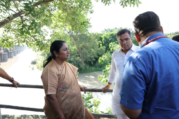 यमुना में जलस्तर बढ़ाने के बाद सोमवार को असीता घाट और यमुना छठ घाट का दौरा करती मुख्यमंत्री रेखा गुप्ता यमुना में जलस्तर बढ़ाने के बाद सोमवार को असीता घाट और यमुना छठ घाट का दौरा करती मुख्यमंत्री रेखा गुप्ता