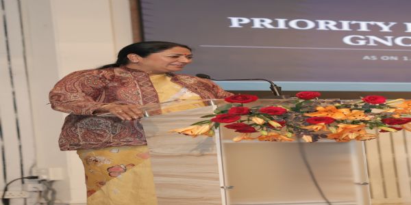 मुख्यमन्त्रिणा अधिकारिभ्य: ‘विकसित–दिल्ली’ इत्यस्य कार्यभारः प्रदत्तः