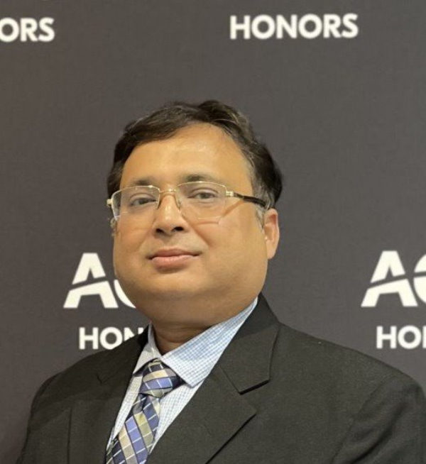 प्रख्यात प्रोफेसर अभिजीत मुखर्जी