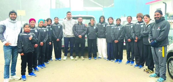 ओडिशा के लिए रवाना होती खिलाड़ी ओडिशा के लिए रवाना होती खिलाड़ी