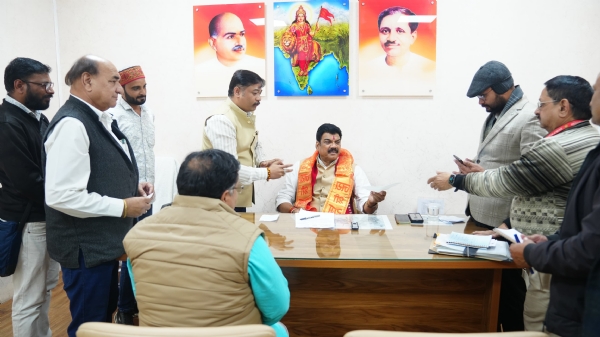 प्रदेश भाजपा कार्यालय में खाद्य मंत्री ने कार्यकर्ताओं की समस्याएँ सुनीं