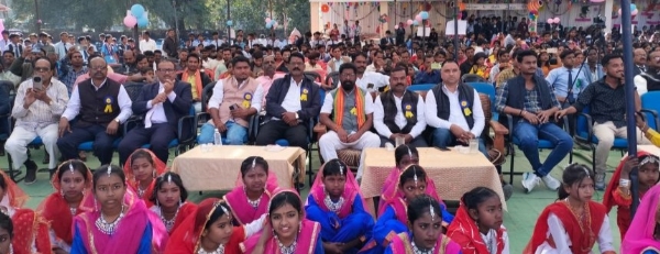 आत्मानंद विद्यालय धरमजयगढ़ में वार्षिकोत्सव