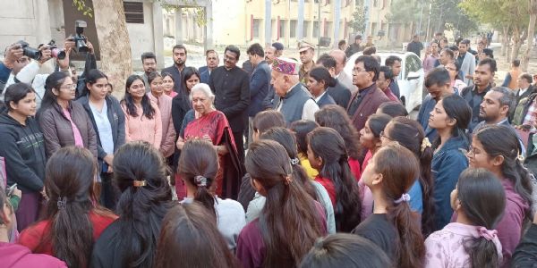 छात्रैः भविष्यस्य परिस्थितिभ्यो सक्षमं निर्माणशैक्षणिकी गुणवत्ता एवं च सुव्यवस्थिता अधोसंरचना : आनंदीबेन पटेलः