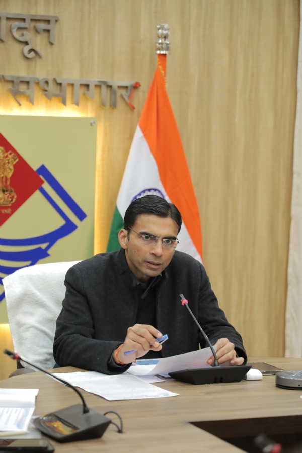 जिलाधिकारी सविन बंसल।