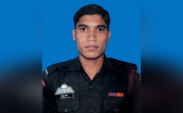 किश्तवाड़ मुठभेड़: सेना ने एसएफ हवलदार गजेंद्र सिंह को श्रद्धांजलि दी