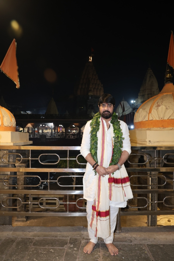 Famous South Indian actors M. Srikanth and Bhupal Raju visited Baba Mahakal.