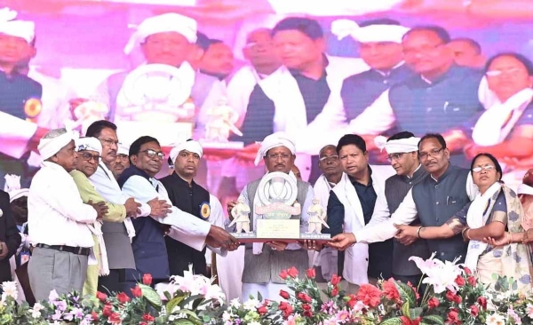 मुख्यमंत्री साय शहादत दिवस एवं श्रद्धांजलि सभा कार्यक्रम में शामिल