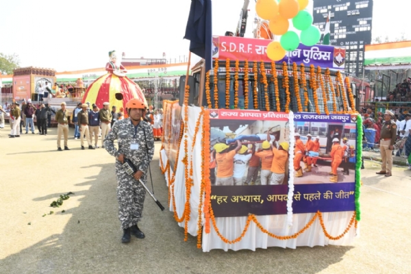 राज्य स्तरीय गणतंत्र दिवस 2026 समारोह में एसडीआरएफ की झांकी का हुआ प्रदर्शन