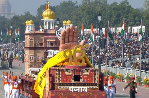 गणतंत्र दिवस के अवसर पर कर्तव्य पथ पर पंजाब की झांकी गणतंत्र दिवस के अवसर पर कर्तव्य पथ पर पंजाब की झांकी