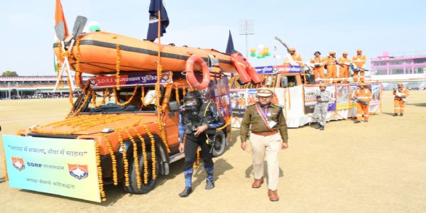 राज्य–स्तरीय गणतन्त्र–दिवस–२०२६–समारोह–अन्तर्गतम् एसडीआरएफ–प्रदर्शिन्या: प्रदर्शनम्