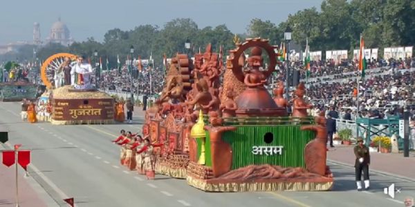 नवदिल्ल्याः गणतंत्र दिवसपदप्रयाणे असमस्य प्रदर्शिन्या मुग्धं मनः