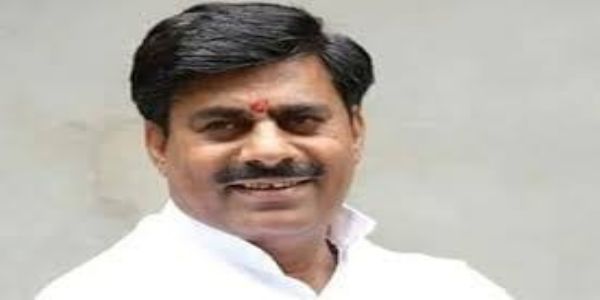 भोपालम् - मदरसा इत्येषु गीतापठनस्य प्रस्तावे राजनैतिको विवादस्तीव्रा, रामेश्वर शर्मा अवदत्—यदि उर्दू पाठयितुं शक्या तर्हि गीताविषये आपत्तिः किमर्थम्?