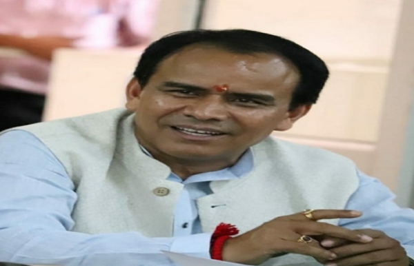 मंत्री  धन सिंह रावत।