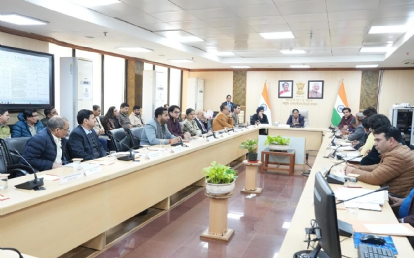 यमुनापार क्षेत्र विकास बोर्ड  की बैठक की गुरुवार को अध्यक्षता करती मुख्यमंत्री रेखा गुप्ता