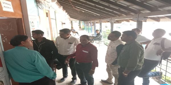 बोर्ड परीक्षार्थिभ्यः प्रवेश पत्र वितरणं, केन्द्राध्यक्षेभ्यः समर्पितं दायित्वम्