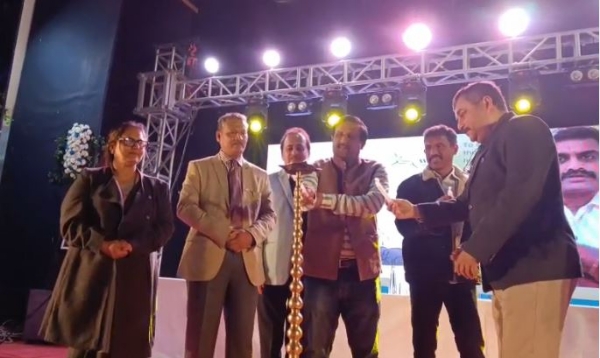 गज उत्सव शुभारंभ करते गणमान्य अतिथि गज उत्सव शुभारंभ करते गणमान्य अतिथि