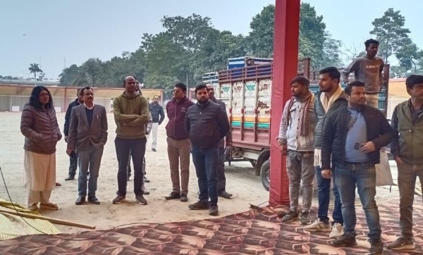 राष्ट्रीय सड़क सुरक्षा माह : पतारा विकास खंड में कैशलेस इलाज से ‘नो हेलमेट-नो फ्यूल’ तक लोगों किया जागरूक