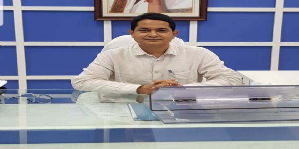 मतदातृ सूची विवादम् आधृत्य निर्वाचन आयोगस्य विरुद्धं मुखरो जातस्तृणमूल विधायको हुमायूं कबीरः