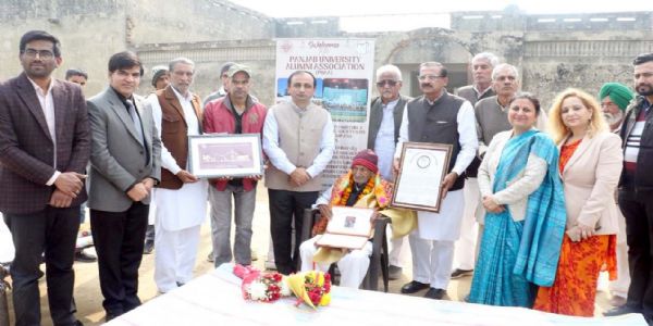 सिरसा: पंजाबविश्वविद्यालयस्य एल्युमनाई एसो. इत्येषः पूर्वच्छात्रः सम्मानितः