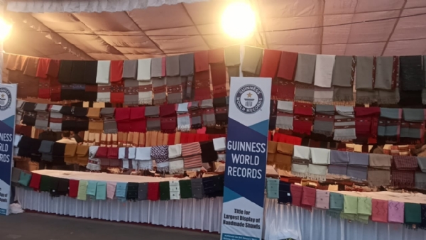 हिमाचली शॉल की प्रदर्शनी हिमाचली शॉल की प्रदर्शनी