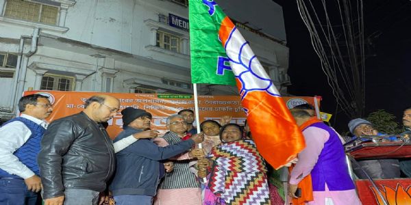 मेदिनीपुरे परिवर्तन-सभा, माकपा-त्यक्त्वा पञ्चाशत् परिवाराः भाजपादले सम्मिलिताः