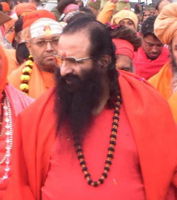 अखिल भारतीय अखाड़ा परिषद के अध्यक्ष श्री महंत रविन्द्र पुरी जी महाराज का छाया चित्र