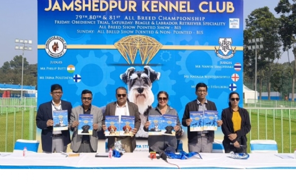 जेकेसी की प्रेसिडेंट रुचि नरेंद्रन ने मीडिया को संबोधित करते हुए जेकेसी की प्रेसिडेंट रुचि नरेंद्रन ने मीडिया को संबोधित करते हुए