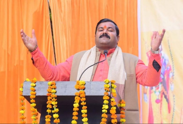 लखनऊ के सदर में हिन्दू सम्मेलन को संबोधित करते राजकिशोर लखनऊ के सदर में हिन्दू सम्मेलन को संबोधित करते राजकिशोर