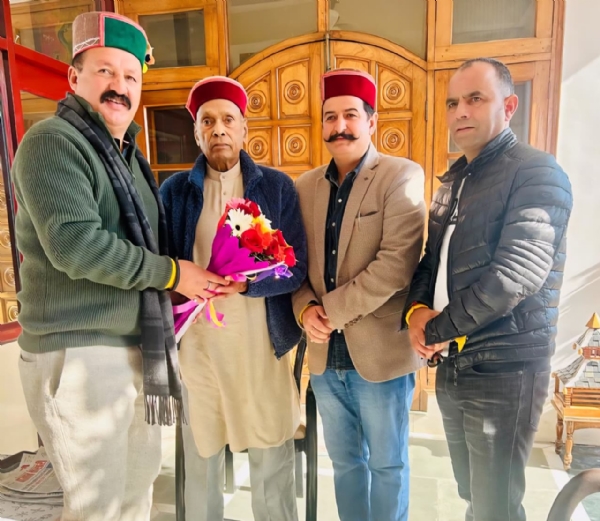 कबड्डी संघ के पदाधिकारियों ने प्रोफेसर धूमल से की शिष्टाचार भेंट कबड्डी संघ के पदाधिकारियों ने प्रोफेसर धूमल से की शिष्टाचार भेंट