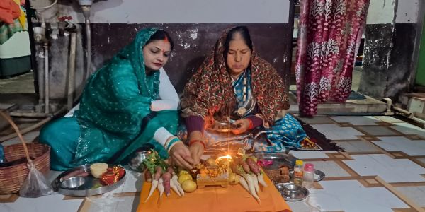 उत्साहेन समाचरिता संकष्टी गणेश चतुर्थी , चंद्र दर्शनोत्तरं व्रतिन्यो मातारोऽकुर्वन् पारणम्