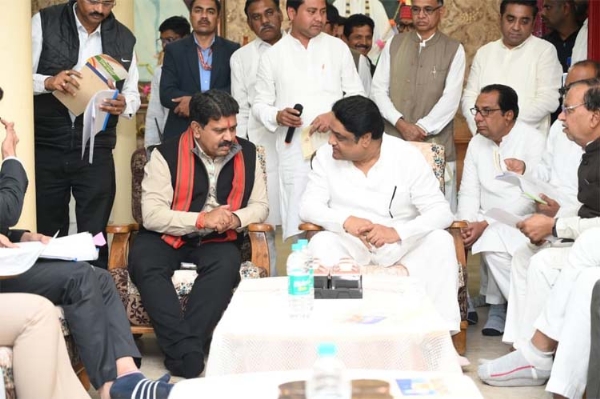 उप मुख्यमंत्री विजय शर्मा संत समागम समारोह की तैयारियाें की समीक्षा करते हुए उप मुख्यमंत्री विजय शर्मा संत समागम समारोह की तैयारियाें की समीक्षा करते हुए