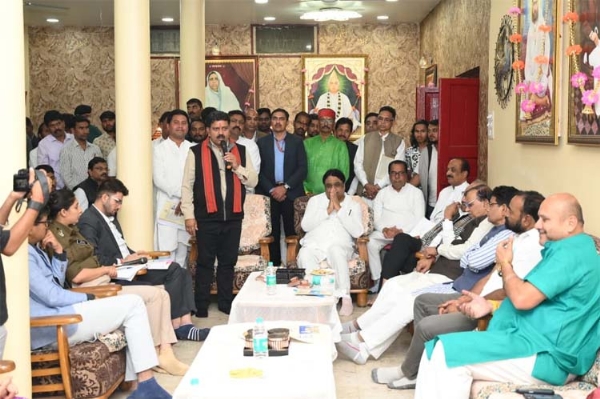 उप मुख्यमंत्री विजय शर्मा संत समागम समारोह की तैयारियाें की समीक्षा करते हुए उप मुख्यमंत्री विजय शर्मा संत समागम समारोह की तैयारियाें की समीक्षा करते हुए