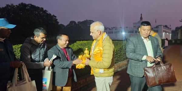 भारतीय सेनायाः मिलिट्री इंटेलिजेंस इत्यस्य महानिदेशकः लेफ्टिनेंट जनरल रमनः लुम्बिनीभ्रमणमकरोत्