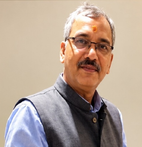 डॉ मयंक चतुर्वेदी