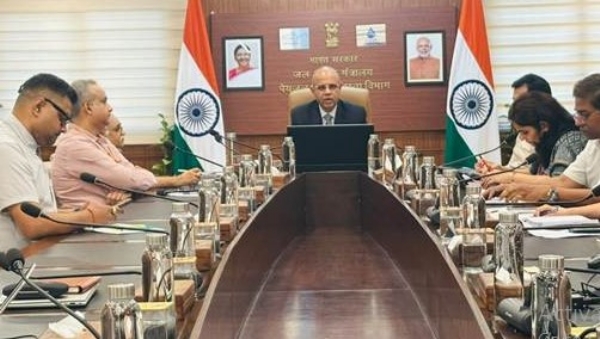 नई दिल्ली में बुधवार को जल जीवन मिशन 2.0 और विकसित ग्राम रोजगार एवं आजीविका गारंटी कार्यक्रम के बीच समन्वय पर आयोजित आभासी सम्मेलन में शामिल अधिकारी।