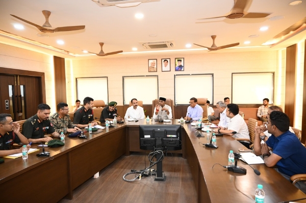 राष्ट्रीय सेना दिवस समारोह की तैयारी बैठक लेते हुए मंत्री विश्वास कैलाश सारंग राष्ट्रीय सेना दिवस समारोह की तैयारी बैठक लेते हुए मंत्री विश्वास कैलाश सारंग