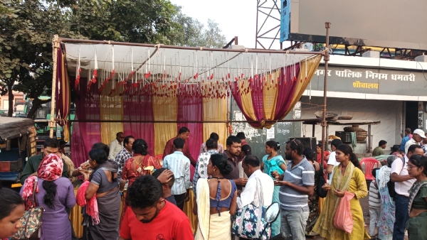 आटो यूनियन और बस मालिक संघ द्वारा भंडारा का आयोजन किया गया।