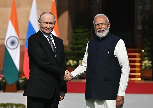 प्रधानमंत्री नरेंद्र मोदी और रूस के राष्ट्रपति व्लादिमीर पुतिन (फाइल फाेटाे) प्रधानमंत्री नरेंद्र मोदी और रूस के राष्ट्रपति व्लादिमीर पुतिन (फाइल फाेटाे)