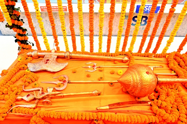 काशी विश्वनाथ मंदिर में शस्त्र पूजा काशी विश्वनाथ मंदिर में शस्त्र पूजा