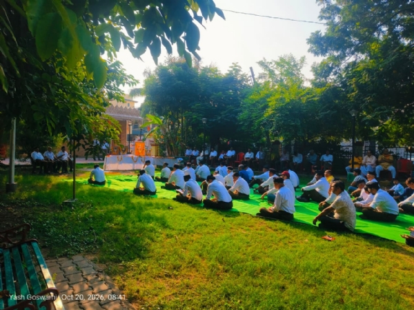 विजयादशमी पर्व मनाते स्वयंसेवक