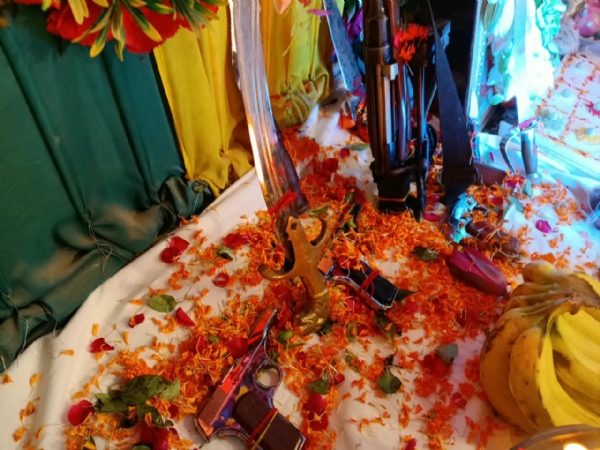 शस्त्र पूजन शस्त्र पूजन