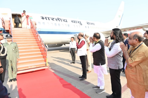 राष्ट्रपति द्रौपदी मुर्मु छत्तीसगढ़ प्रवास के पश्चात रायपुर से हुईं रवाना राष्ट्रपति द्रौपदी मुर्मु छत्तीसगढ़ प्रवास के पश्चात रायपुर से हुईं रवाना